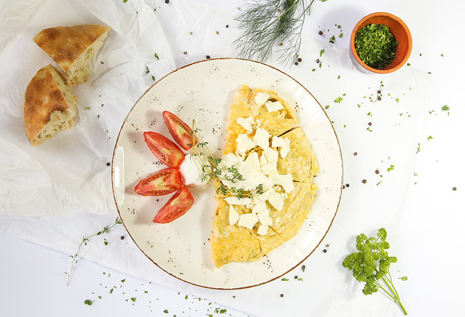 Omelet with goat cheese and mushrooms